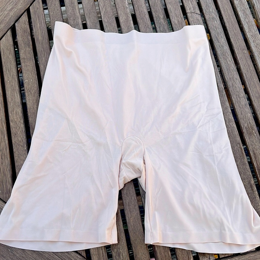 Maidenform Spandex Shorts